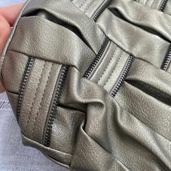 Olivia and Joy pewter hand bag with zipper embellishments. - Picture 2 of 11